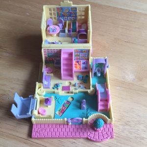 Polly Pocket Nursery School